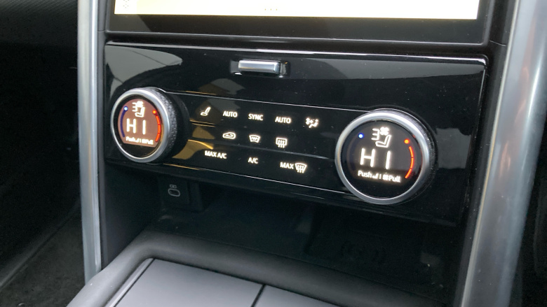 Land Rover Discovery 3.0 D300 Dynamic HSE 5dr Auto Diesel Station Wagon